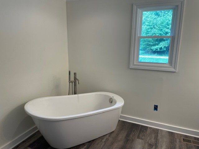 6604 Rock Creek Rd, Tullahoma, TN 37388