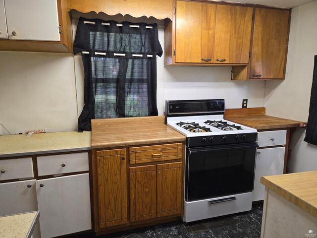 703 N Mulberry Street, Abilene, KS 67410