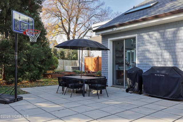 7 Haggers Lane, Fair Haven, NJ 07704