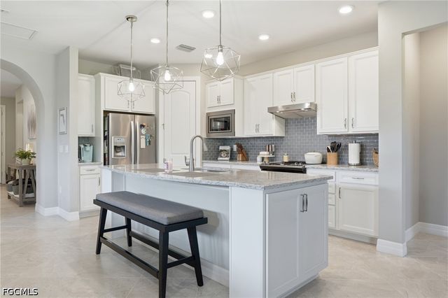 11395 Tiverton TRCE, Fort Myers, FL 33913