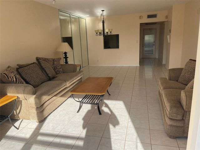 1025 Country Club Drive 301, Margate, FL 33063