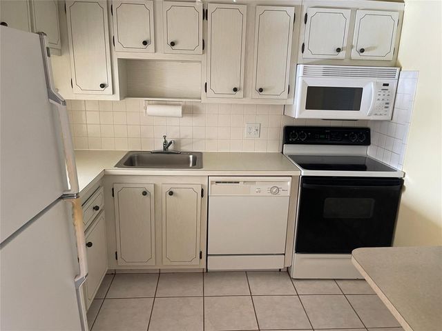 1025 Country Club Drive 301, Margate, FL 33063
