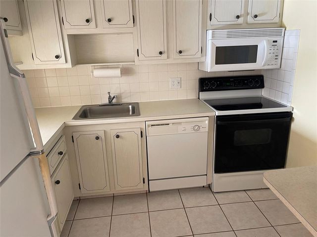 1025 Country Club Drive 301, Margate, FL 33063