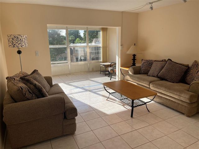 1025 Country Club Drive 301, Margate, FL 33063