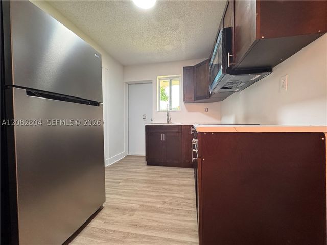 3632 SW 87th Ave FRONT, Miami, FL 33165