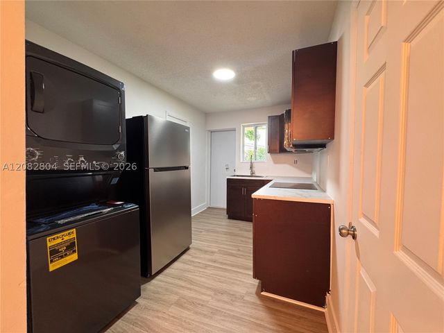3632 SW 87th Ave FRONT, Miami, FL 33165