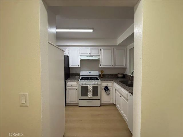 11839 Burbank Boulevard 3, Valley Village, CA 91607