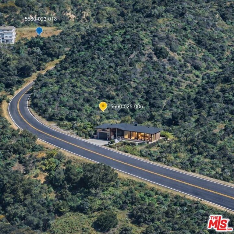 Image 2 of property listing at 56606 Greenwich Rd, Glendale, CA 91206