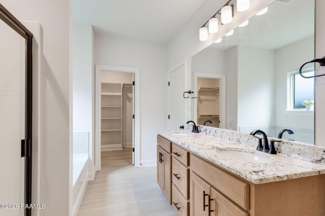 104 Elmwood Meadows Drive, Lafayette, LA 70506