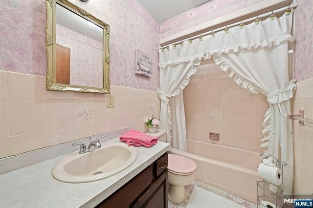 621 Bloomfield Avenue, Nutley, NJ 07110
