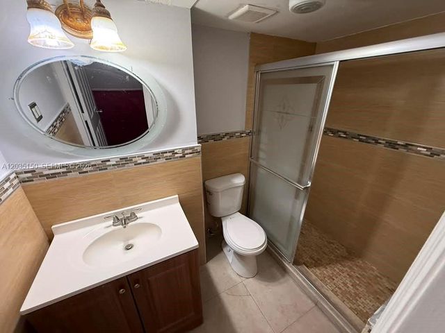 1255 W 53rd Street 204, Hialeah, FL 33012