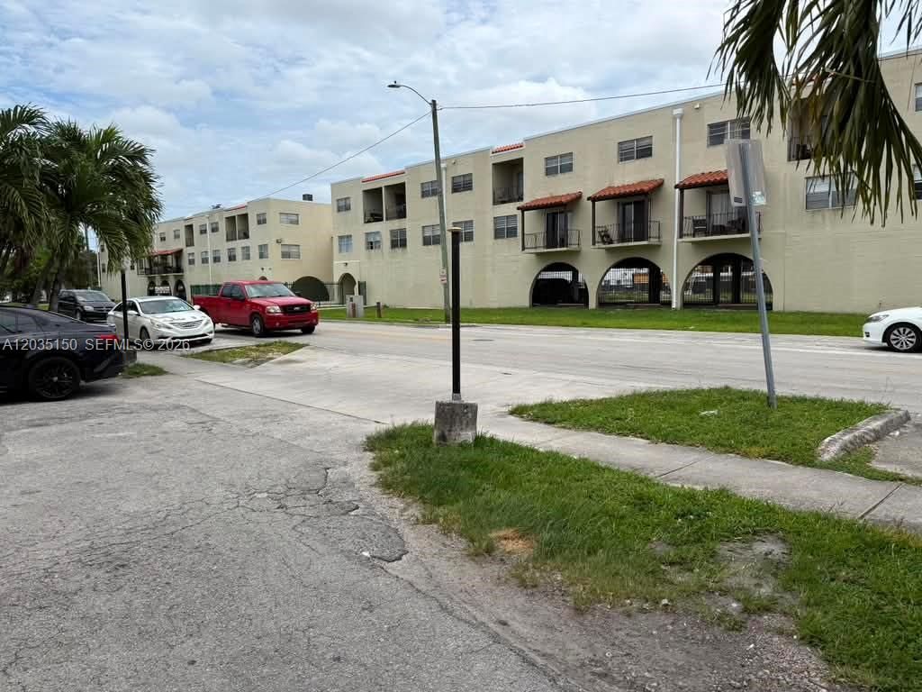 1255 W 53rd Street 204, Hialeah, FL 33012