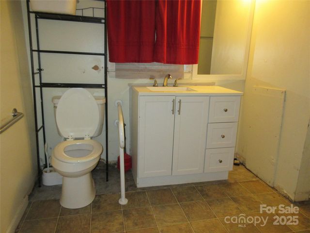 324 N Cleghorn Street, Rutherfordton, NC 28139
