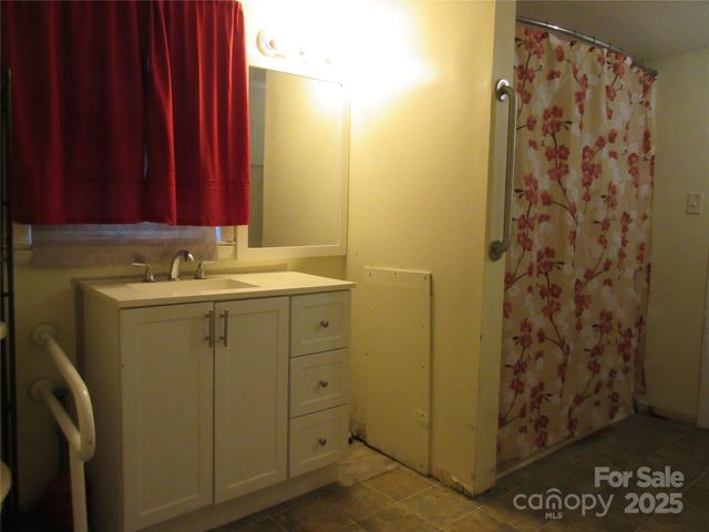 324 N Cleghorn Street, Rutherfordton, NC 28139