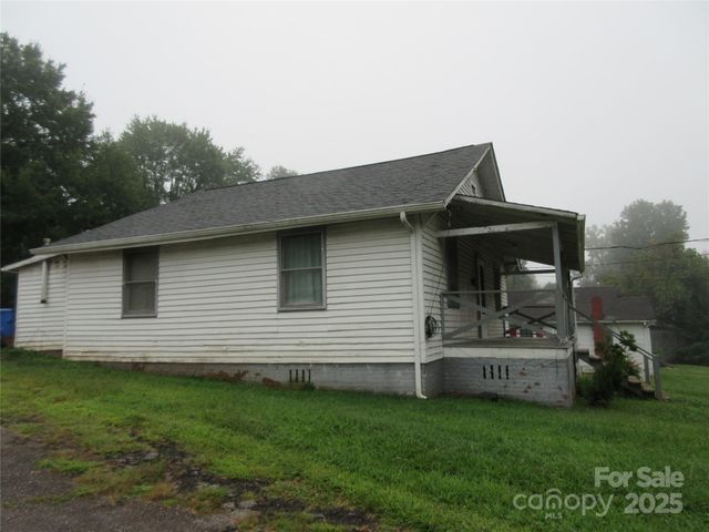 324 N Cleghorn Street, Rutherfordton, NC 28139