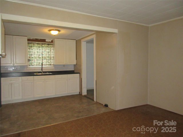 324 N Cleghorn Street, Rutherfordton, NC 28139
