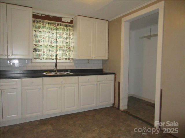 324 N Cleghorn Street, Rutherfordton, NC 28139