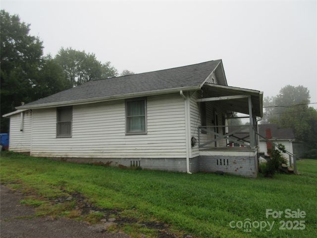 324 N Cleghorn Street, Rutherfordton, NC 28139