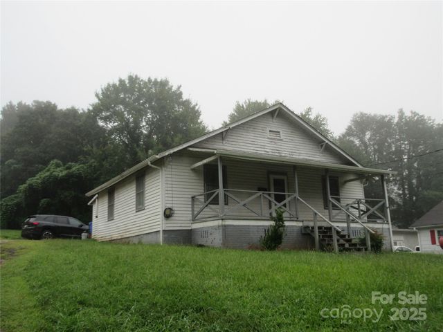 324 N Cleghorn Street, Rutherfordton, NC 28139
