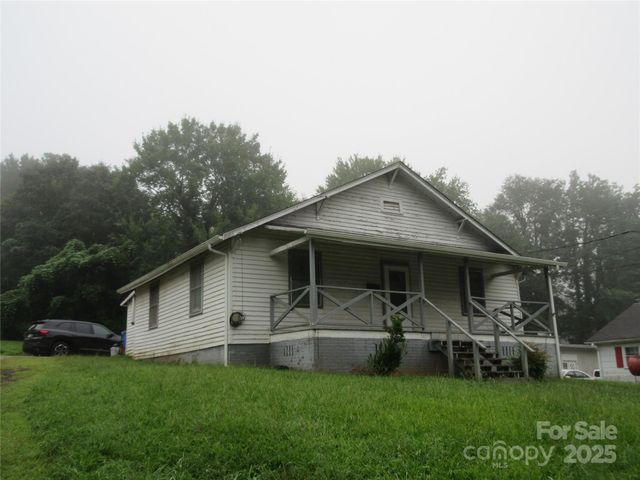324 N Cleghorn Street, Rutherfordton, NC 28139