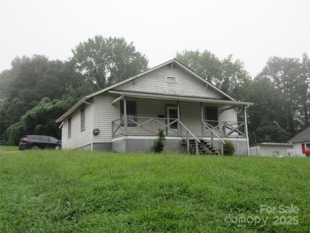 324 N Cleghorn Street, Rutherfordton, NC 28139