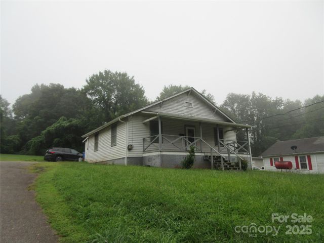 324 N Cleghorn Street, Rutherfordton, NC 28139