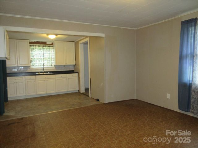 324 N Cleghorn Street, Rutherfordton, NC 28139