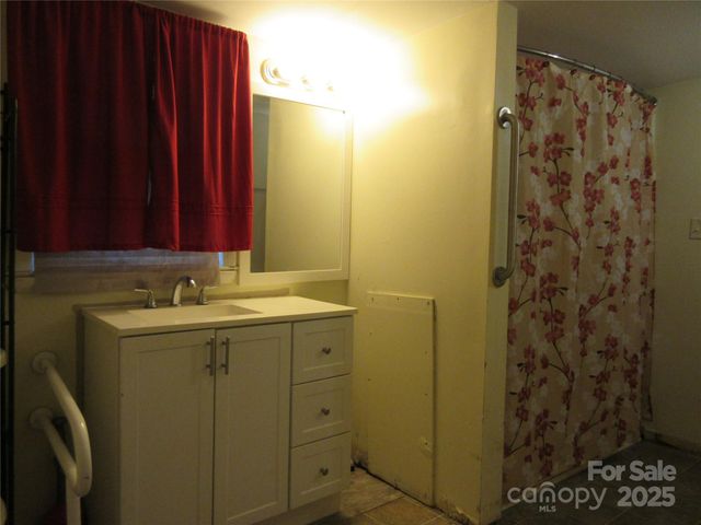 324 N Cleghorn Street, Rutherfordton, NC 28139