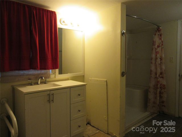324 N Cleghorn Street, Rutherfordton, NC 28139