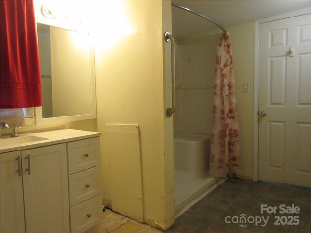 324 N Cleghorn Street, Rutherfordton, NC 28139
