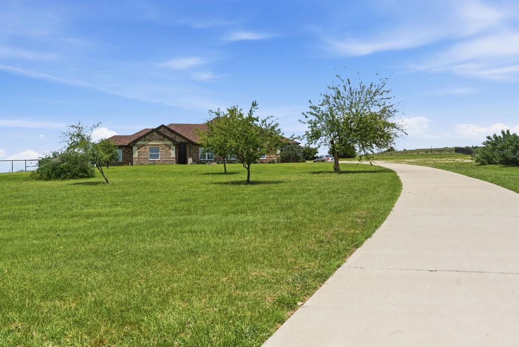 3020 Jolene Court, Springtown, TX 76082