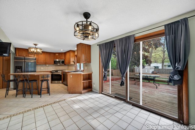 1490 Sunview Street, Muskegon, MI 49445