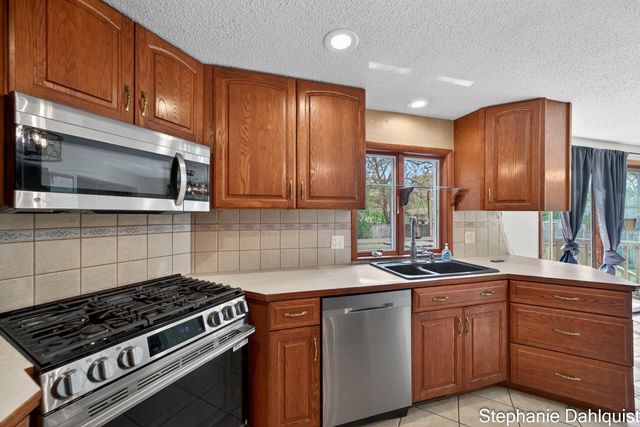1490 Sunview Street, Muskegon, MI 49445