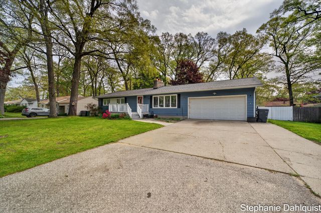 1490 Sunview Street, Muskegon, MI 49445