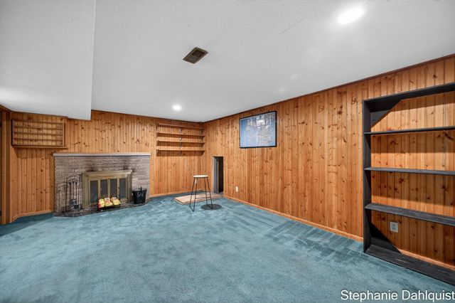 1490 Sunview Street, Muskegon, MI 49445