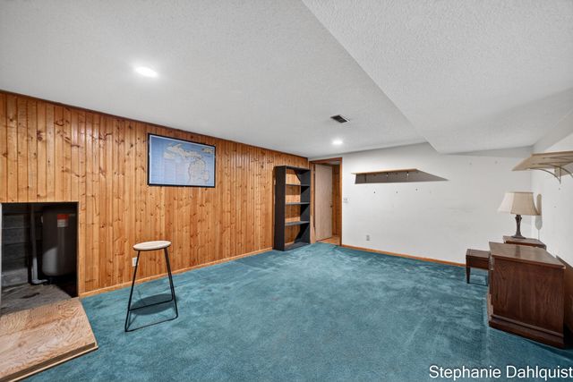 1490 Sunview Street, Muskegon, MI 49445