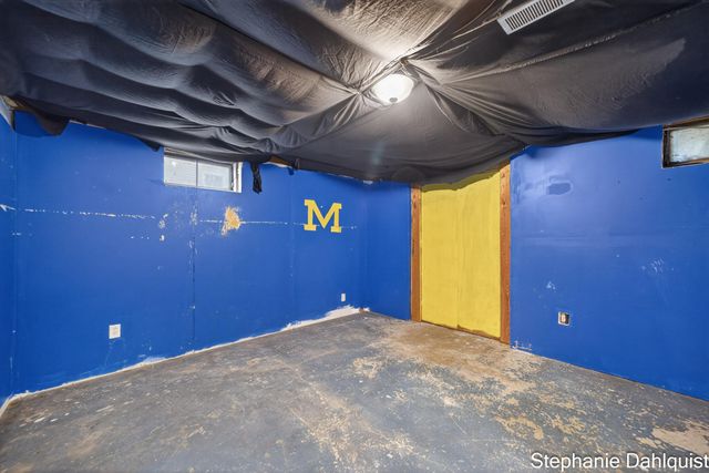 1490 Sunview Street, Muskegon, MI 49445