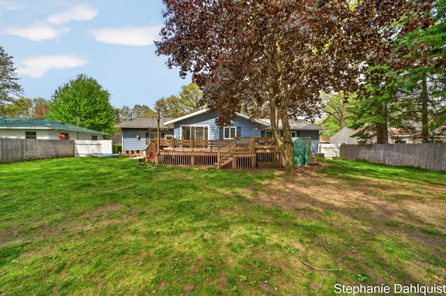1490 Sunview Street, Muskegon, MI 49445