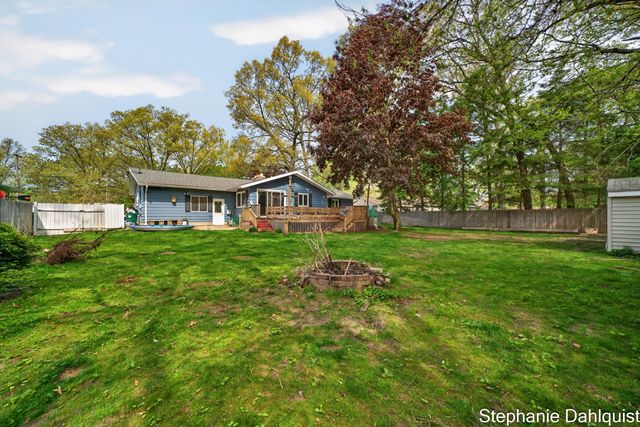 1490 Sunview Street, Muskegon, MI 49445