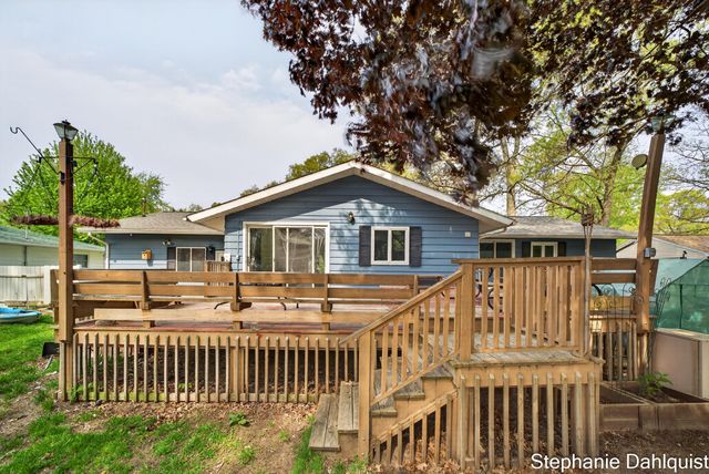 1490 Sunview Street, Muskegon, MI 49445