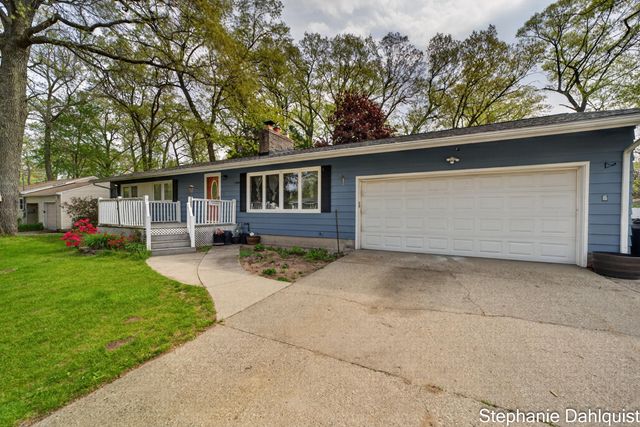 1490 Sunview Street, Muskegon, MI 49445
