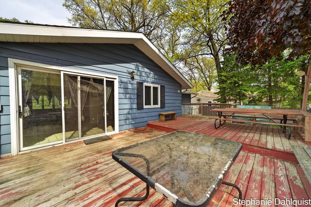 1490 Sunview Street, Muskegon, MI 49445