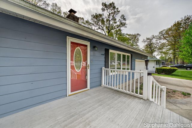 1490 Sunview Street, Muskegon, MI 49445
