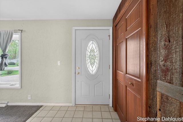 1490 Sunview Street, Muskegon, MI 49445