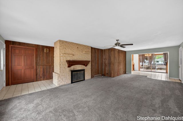 1490 Sunview Street, Muskegon, MI 49445
