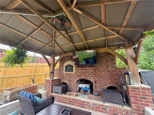 5626 Casa Blanca Lane, Atlanta, GA 30331
