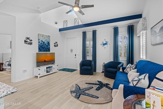 215 Hang Loose Way, Daytona Beach, FL 32124