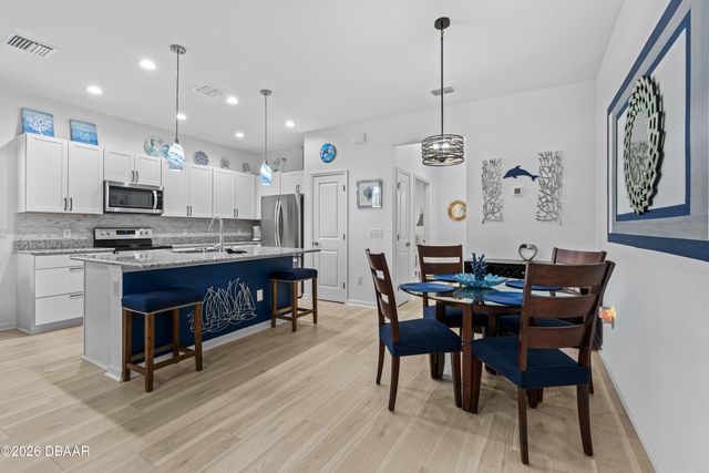 215 Hang Loose Way, Daytona Beach, FL 32124