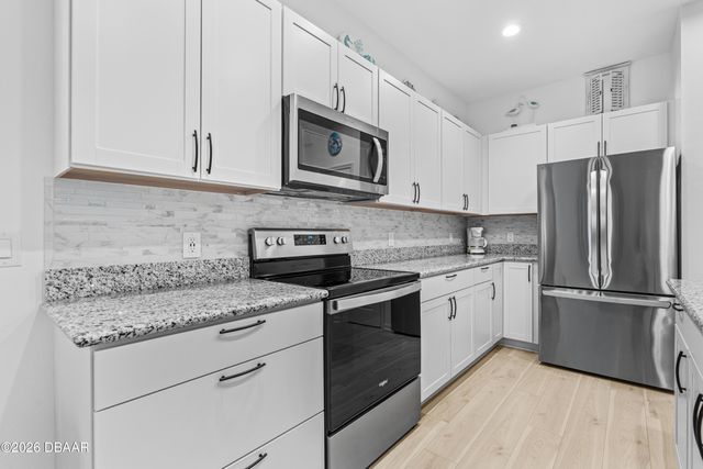 215 Hang Loose Way, Daytona Beach, FL 32124