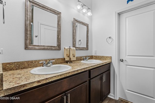 215 Hang Loose Way, Daytona Beach, FL 32124